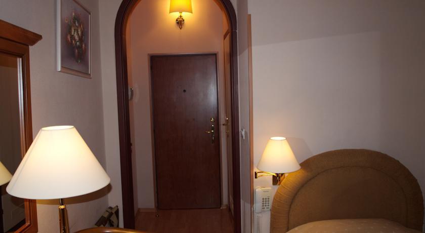 Domus Hotel-1 Kiev Luaran gambar