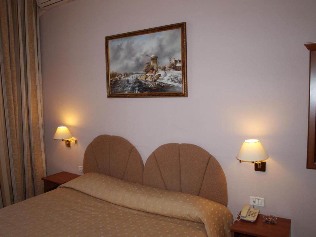 Domus Hotel-1 Kiev Luaran gambar