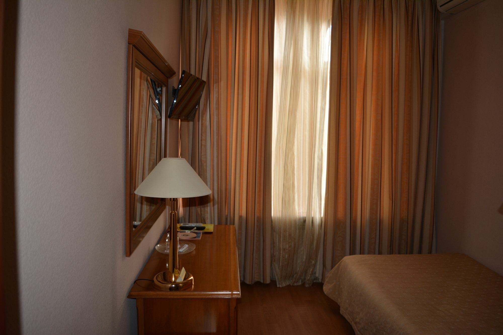 Domus Hotel-1 Kiev Luaran gambar