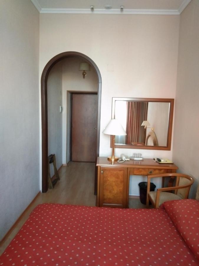 Domus Hotel-1 Kiev Luaran gambar