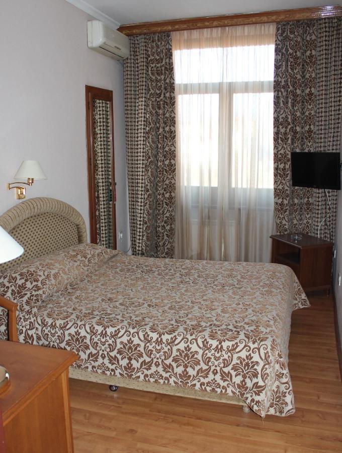 Domus Hotel-1 Kiev Luaran gambar