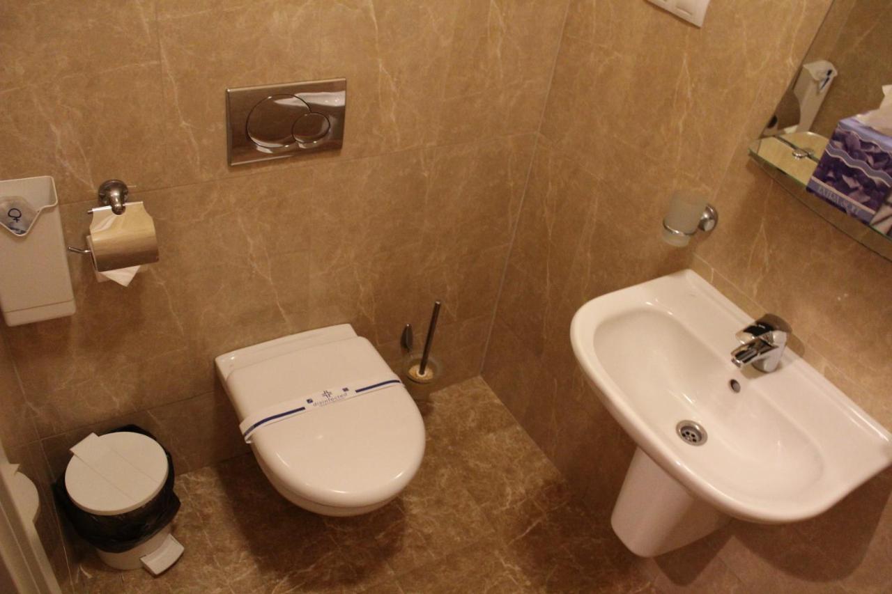 Domus Hotel-1 Kiev Luaran gambar