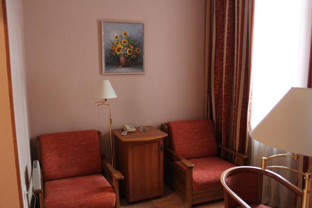 Domus Hotel-1 Kiev Luaran gambar