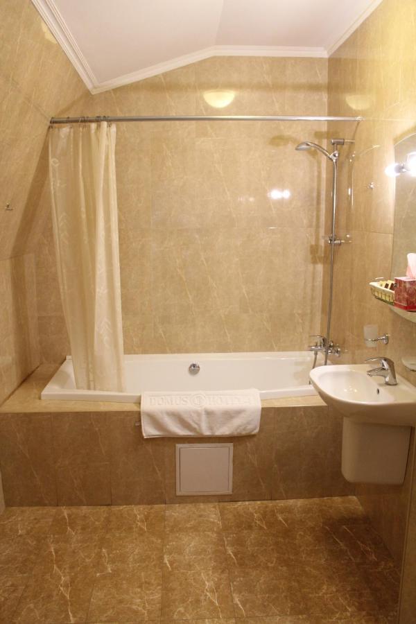 Domus Hotel-1 Kiev Luaran gambar