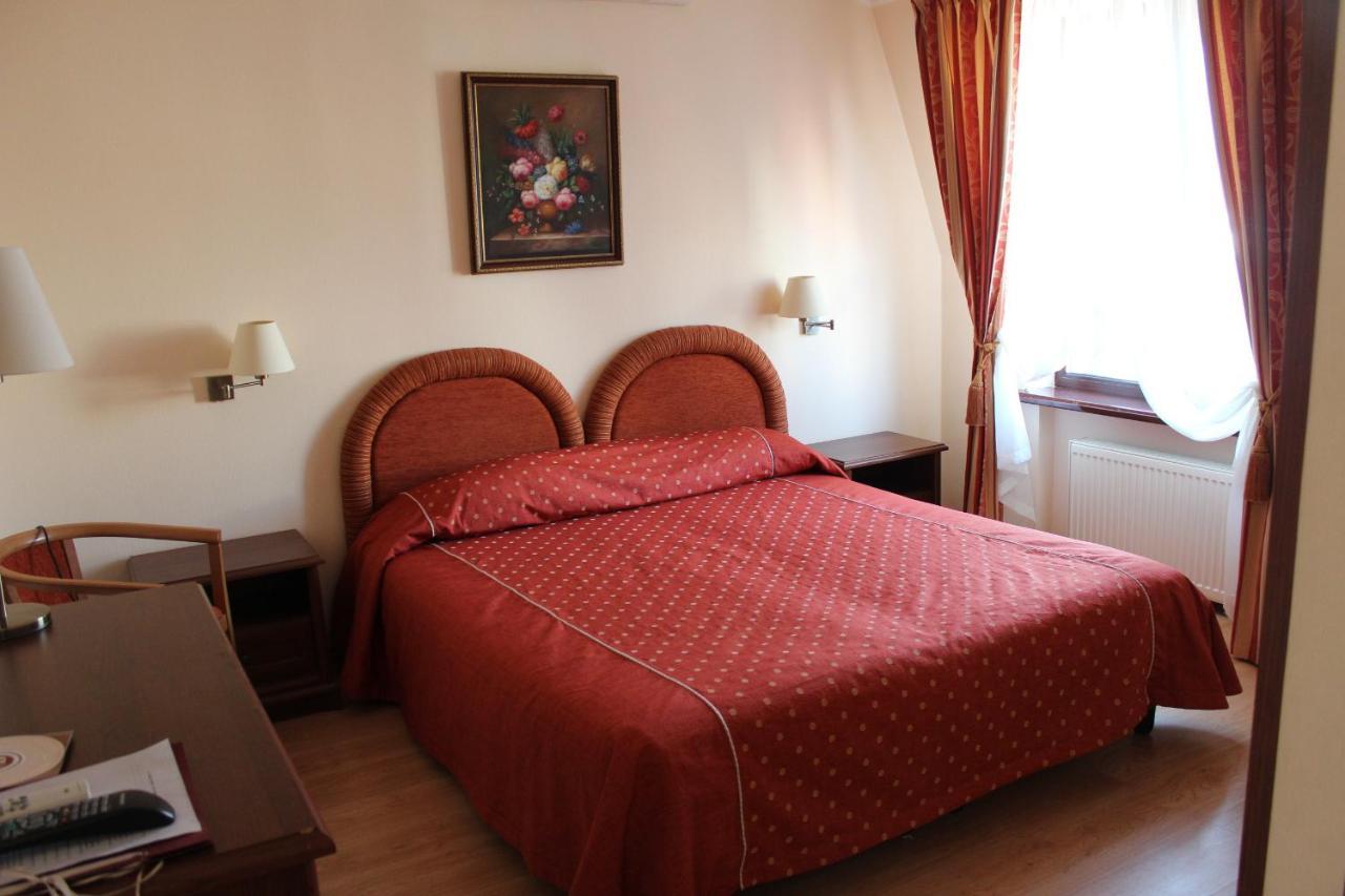 Domus Hotel-1 Kiev Luaran gambar