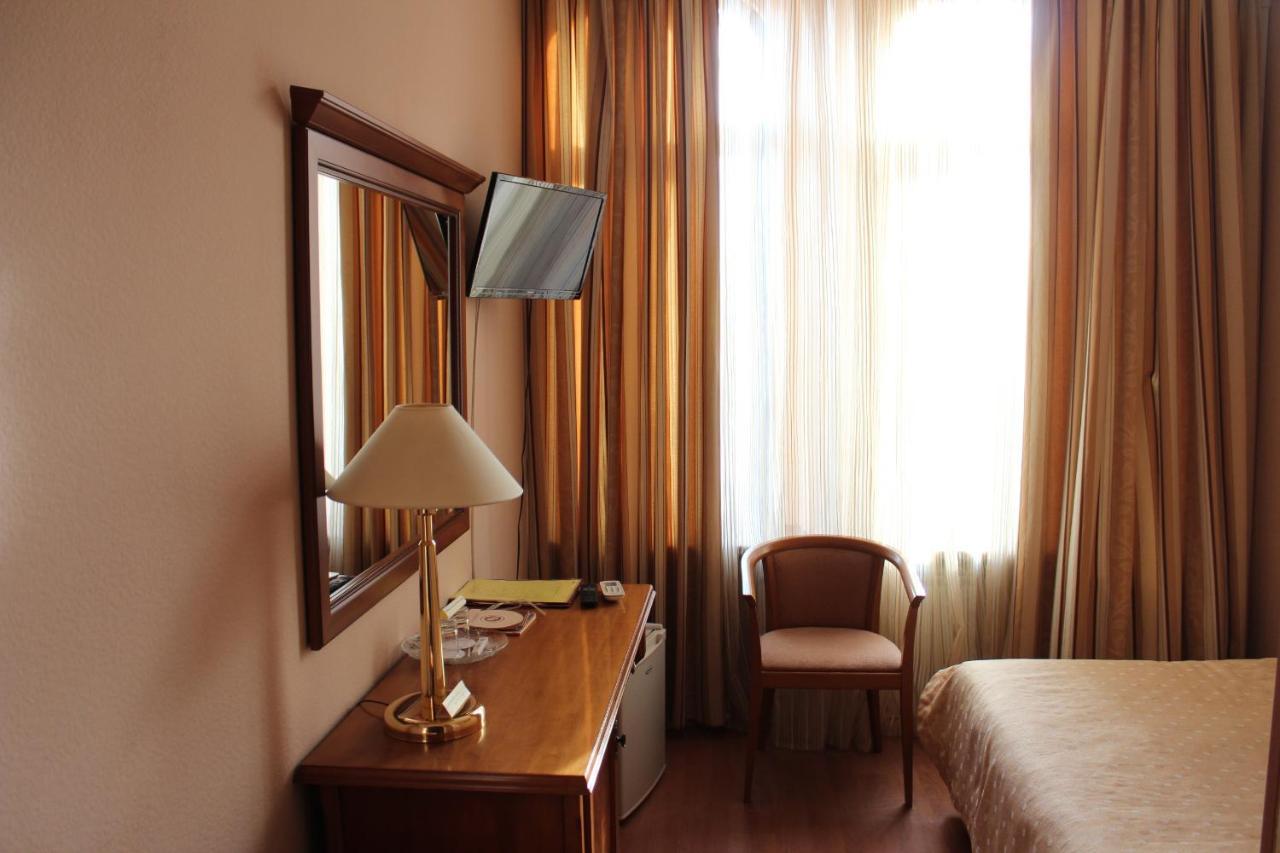 Domus Hotel-1 Kiev Luaran gambar