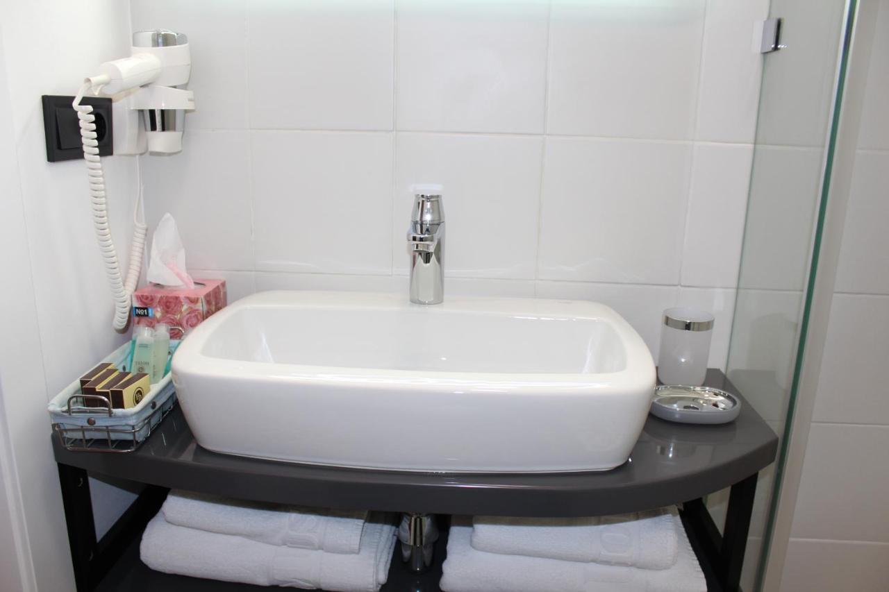 Domus Hotel-1 Kiev Luaran gambar